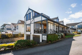 Fenworth - Taupo Holiday Home, Taupo